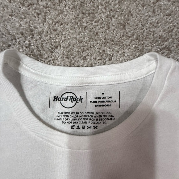 Hard Rock Cincinnati Graphic T-Shirt red white and blue NWT July medium - Picture 4 of 5
